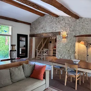  Hébergement de vacances Domaine Mont Saint Juan